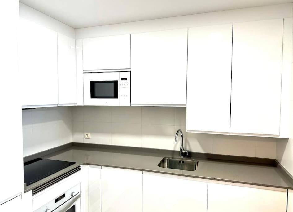 Studio 14 + Garaje Incluido. Nuevo, Elegante, Acogedor. Haro Esterno foto