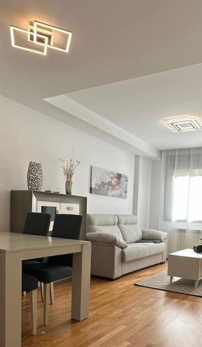 Studio 14 + Garaje Incluido. Nuevo, Elegante, Acogedor. Haro Esterno foto