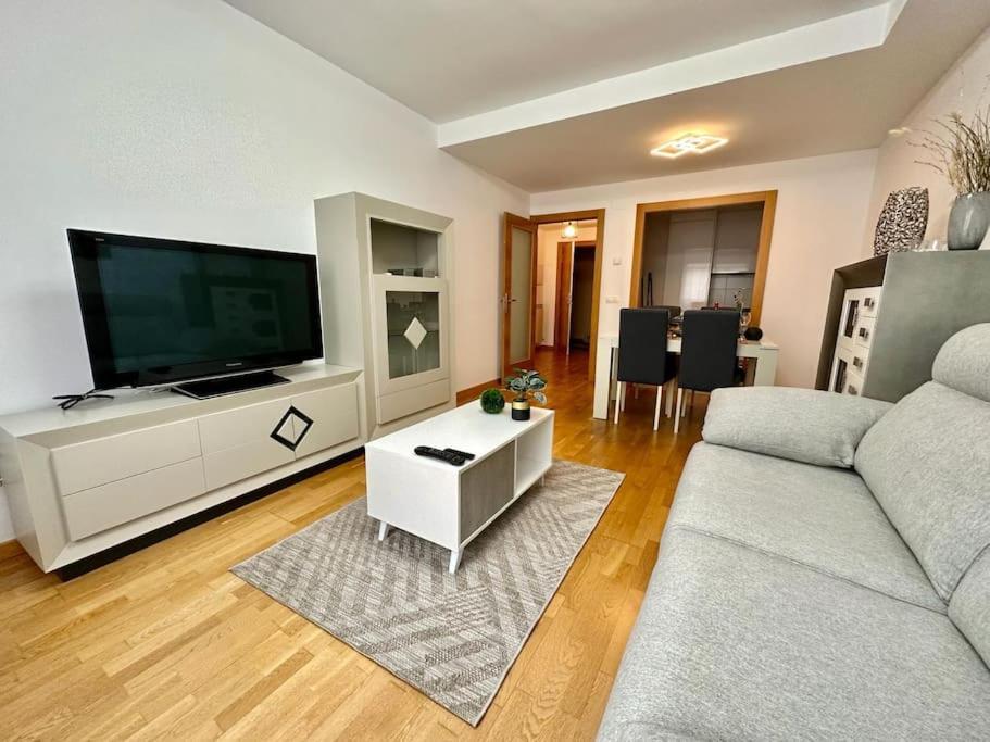 Studio 14 + Garaje Incluido. Nuevo, Elegante, Acogedor. Haro Esterno foto